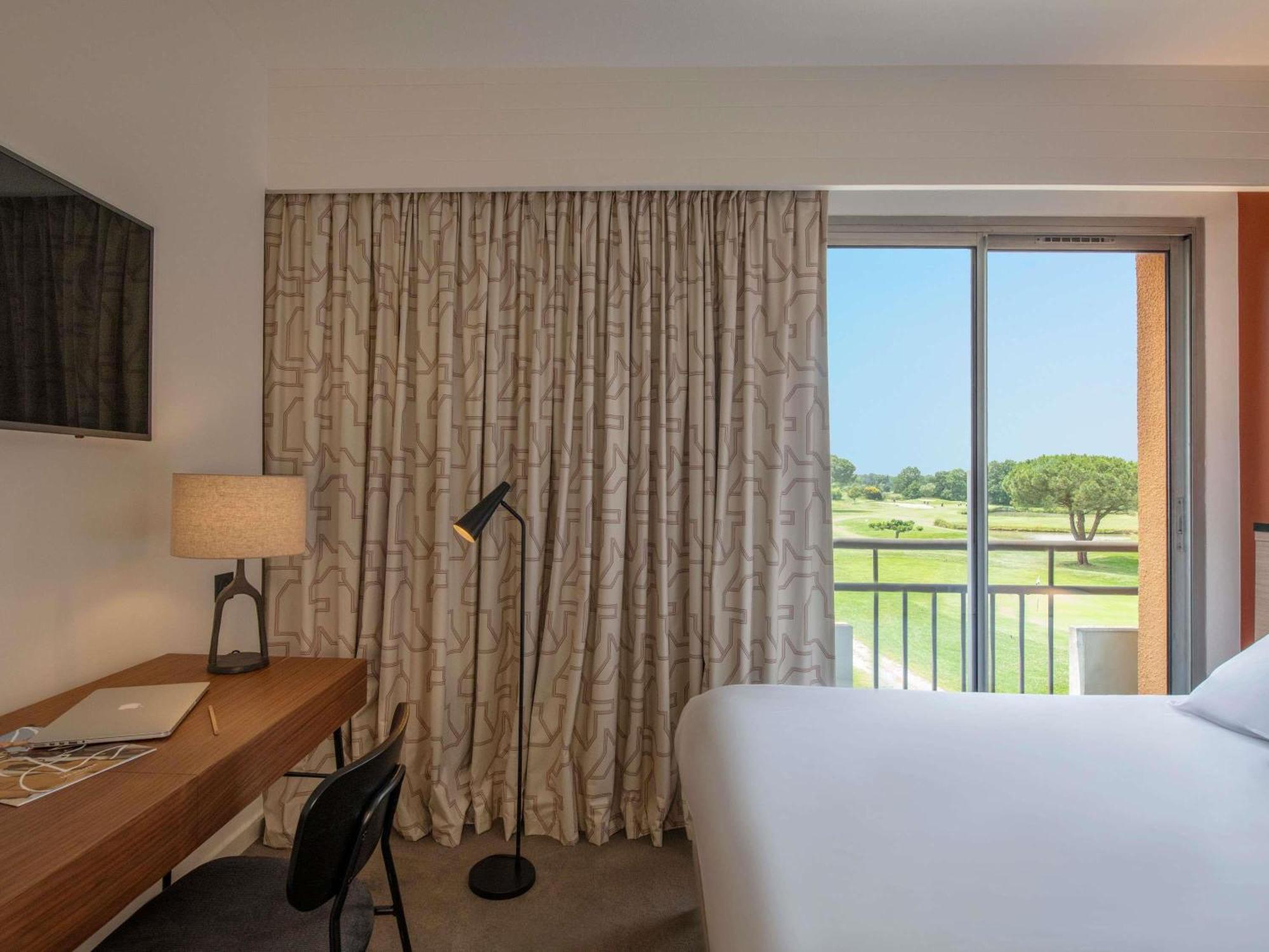 Hotel Mercure Toulouse Aeroport Golf De 4*